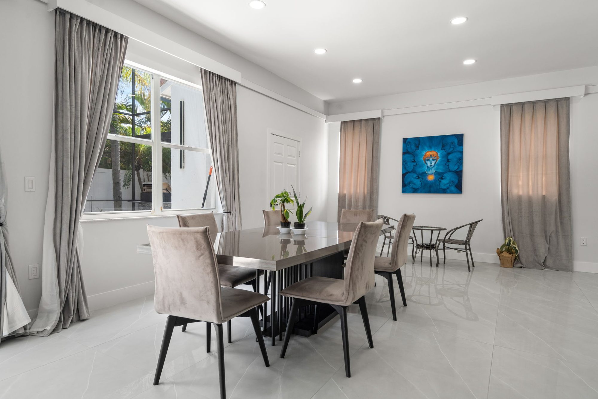 Custom home interior finish — Mason Homes Tampa project